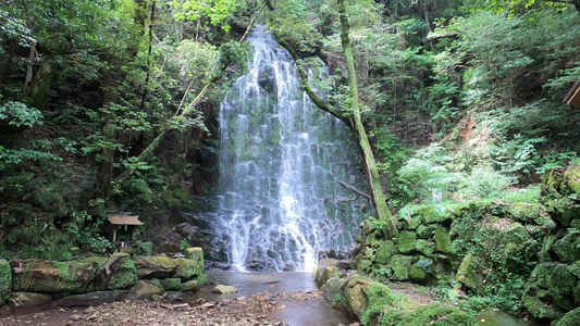 Tsuno Taki Shrine, Waterfall